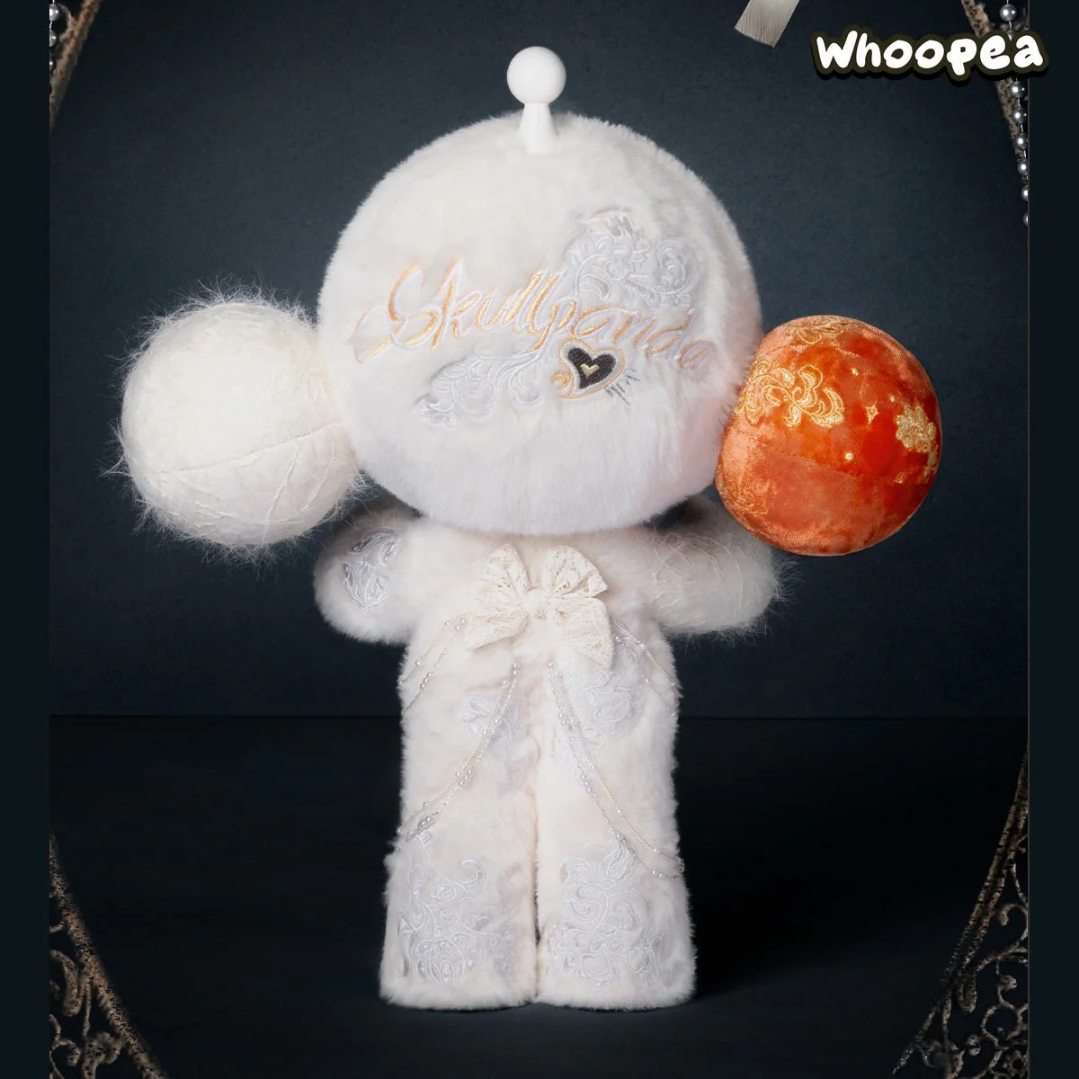 MEGA α SKULLPANDA 400% White Moon Figure - Image 5