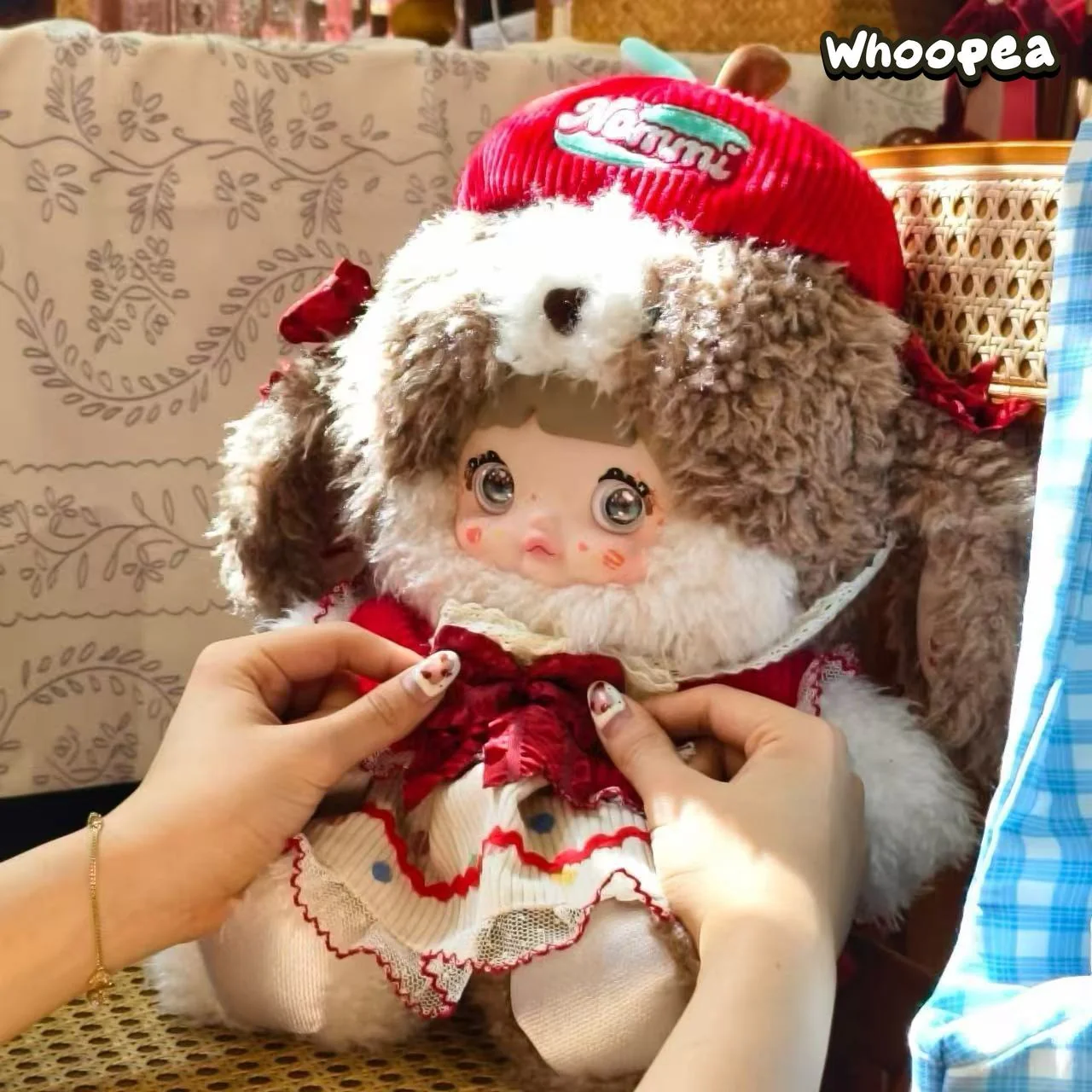 Nommi 400% Have a Bite of the Apple Series Plush, Exclusive Version - Image 6