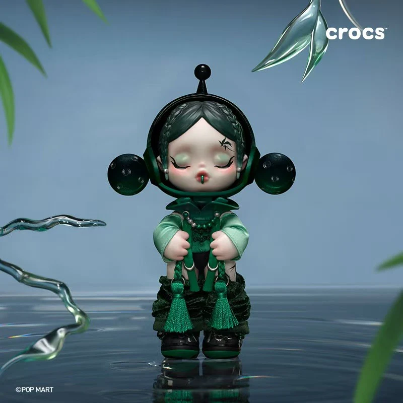 Skullpanda x CROCS OOTD Figure - Image 2