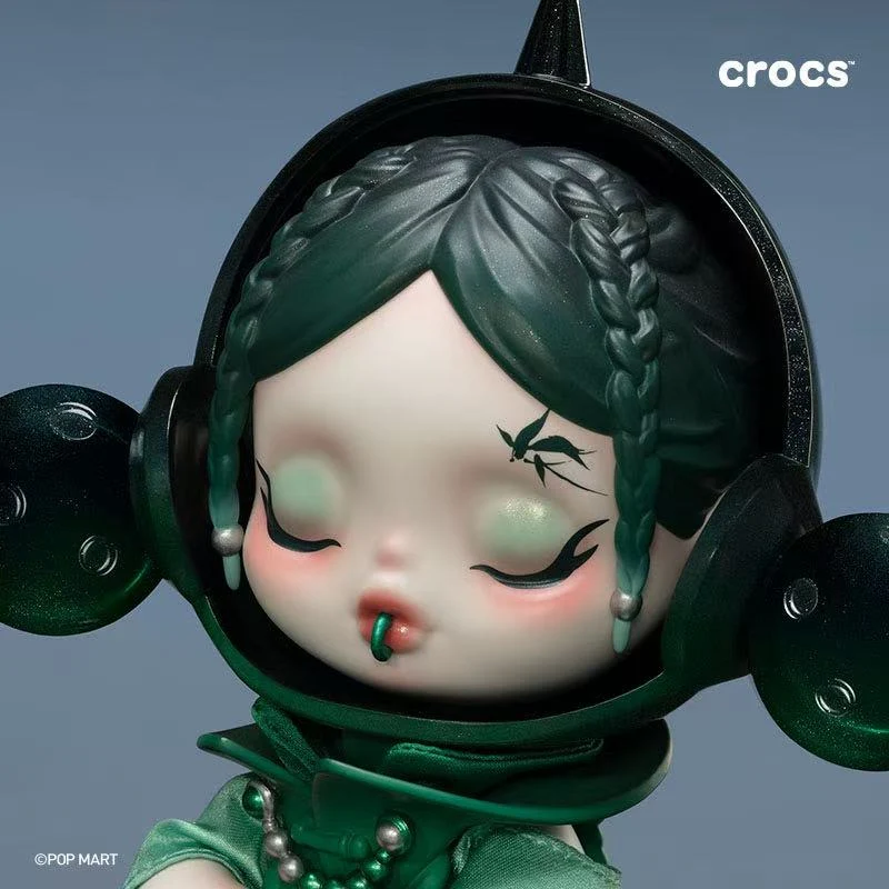 Skullpanda x CROCS OOTD Figure - Image 5