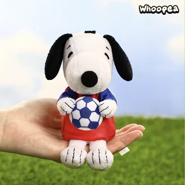 VIPO × PEANUTS Snoopy Football Series Plush Pendant Blind Box - Image 10