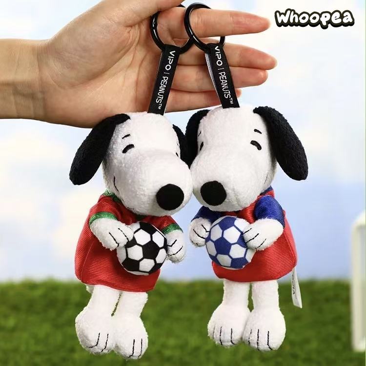VIPO × PEANUTS Snoopy Football Series Plush Pendant Blind Box - Image 3