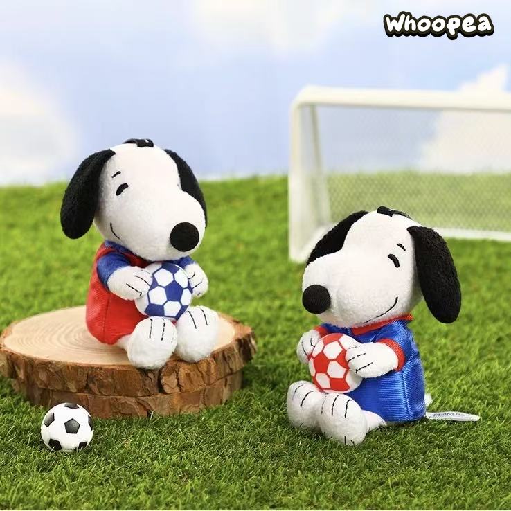 VIPO × PEANUTS Snoopy Football Series Plush Pendant Blind Box - Image 4