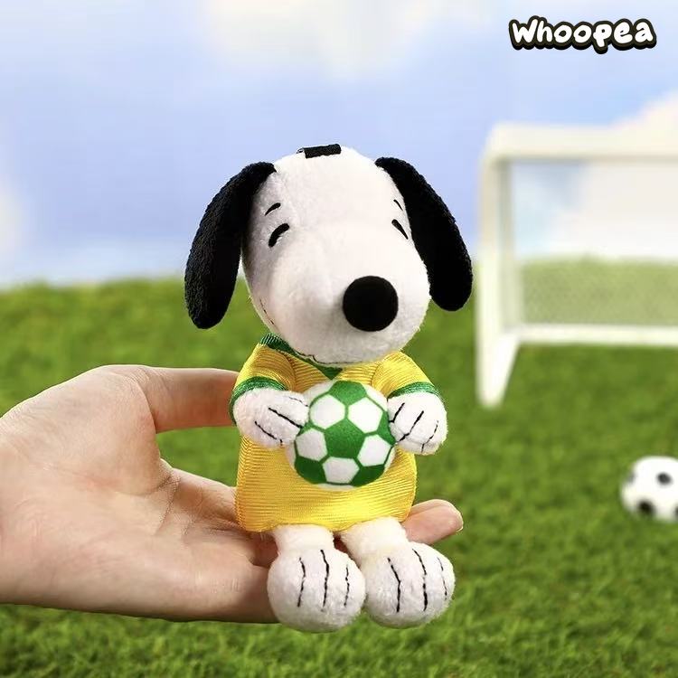 VIPO × PEANUTS Snoopy Football Series Plush Pendant Blind Box - Image 5