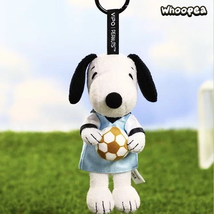 VIPO × PEANUTS Snoopy Football Series Plush Pendant Blind Box - Image 8