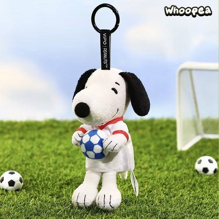 VIPO × PEANUTS Snoopy Football Series Plush Pendant Blind Box - Image 9
